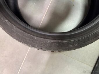 Zimní pneu 225/40/18