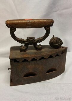 Starožitná žehlička