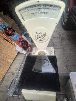 Historické obchodní váhy