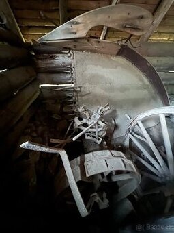 Starý stroj na kosení