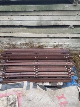 Šikmý dopravník na kukuřici