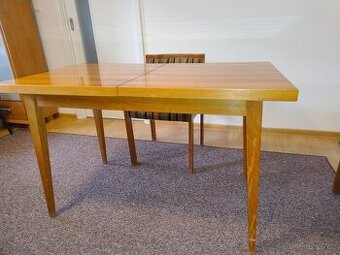 Prodám rozkládací jídelní stul