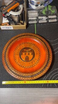 Dřevěné talíře na zeď