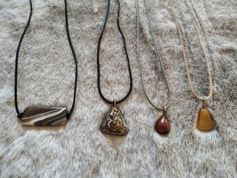Náhrdelníky s minerály