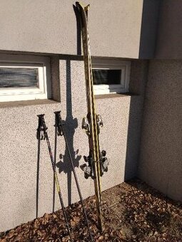 Prodám velmi levně pánské zachovalé lyže Rossignol + hůlky