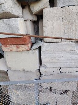 Tvárnice z demolice