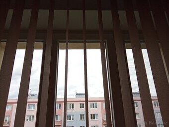 Horizontální žaluzie na jedno okno