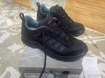 Vynikající trekové boty LOWA - nové, vel. 39 1/2