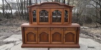 Rustikální masivní komoda s vitrínkou
