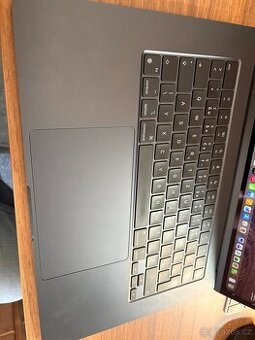 MacBook Air 15" M3 (2024) – Stav nového kusu, v záruce