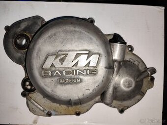 Víko spojky KTM exc 520