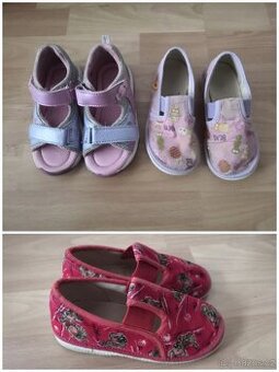 Sandále vel. 25 a bačkůrky