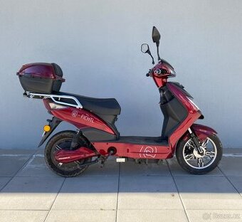 Elektroskútr bez ŘP Racceway e-fichtl 30Ah Lion