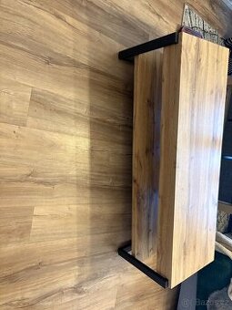 Stolek pod televizi značky FAVI