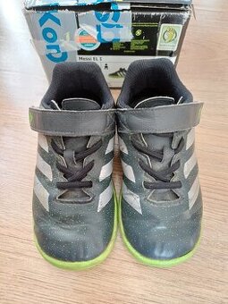 Dětské kopačky adidas 25,5