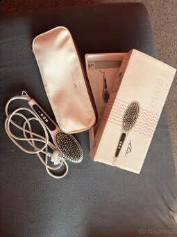 Žehlicí kartáč na vlasy