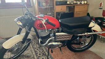 ČZ 250 Trial