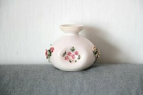 Vintage květinová porcelánová vázička - 1