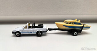 Matchbox set - Ford Escort Cabrio + přívěs se člunem