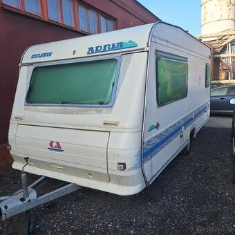 Karavan Adria 465DP, R.v. 2000, pro 4 osoby