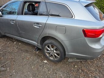 Toyota avensis T27 combi 2.0 D-4D 1AD-FTV 2012