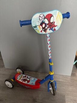 Koloběžka Spidey Smoby s výškově nastavitelnou rukojetí