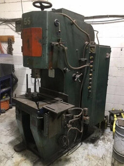 25tunový hydraulický děrovací lis Dake Norton Trimiteți feed
