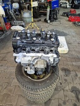 Motor Suzuki GSX-R 750 k8