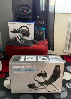 Závodní volant a sedačka logitech
