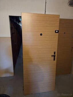 Vchodové protipožární dveře (80cm, levé)