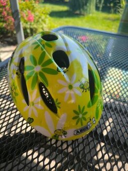 Dětská cyklistická přilba Abus