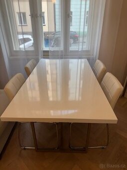 Stůl a 4 židle