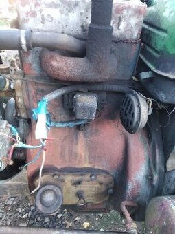 Prodám motor na ZETOR25-zdravý blok