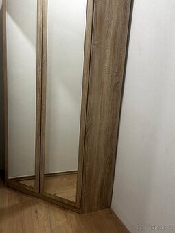 Prodám NOVOU rohovou šatní skříň SCONTO (Lenka ČB)