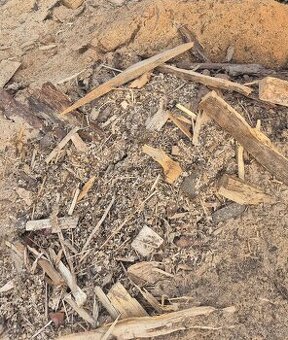 Dřevní biomasa z výroby-ZDARMA ZA ODVOZ