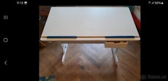 Dětský psací stůl