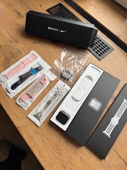 Apple Watch SE 44mm Nike