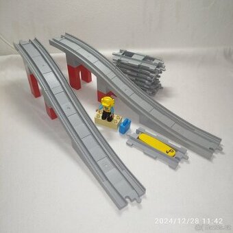 Lego duplo 10872 světlý most a 8 rovných kolejí