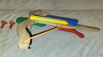 Dětská dřevěná kuše s šípy - 1