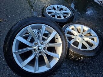 Alu kola 18" 5x112 Skoda Superb Modus s pneu 235/45R18