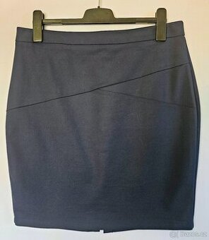 Modrá úzká sukně