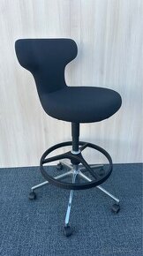 Barová židle Vitra Pivot- černá