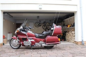 Honda Goldwing 1993 + vlek – po opravě, dobrý stav