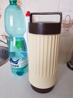 Konvičky na čaj, termoska