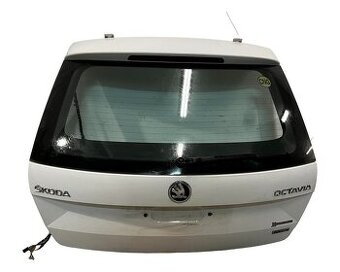 Páté dveře 5E9827023C bílá LF9E Škoda Octavia 3 kombi 2016