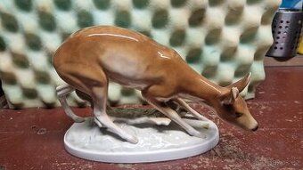 Soška laňe Royal Dux