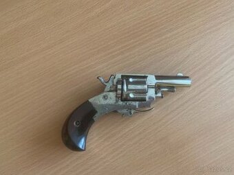 REVOLVER BULL DOG CAL.320CF,TOP STAV