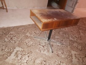 Prodám starší stolek