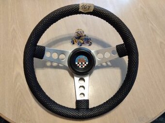 SPORTOVNÍ VOLANT ŠKODA,TRABANT ZRENOVUJI-OBŠIJI-PRODÁM