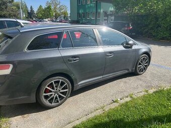 Prodam avensis 2 o diesel